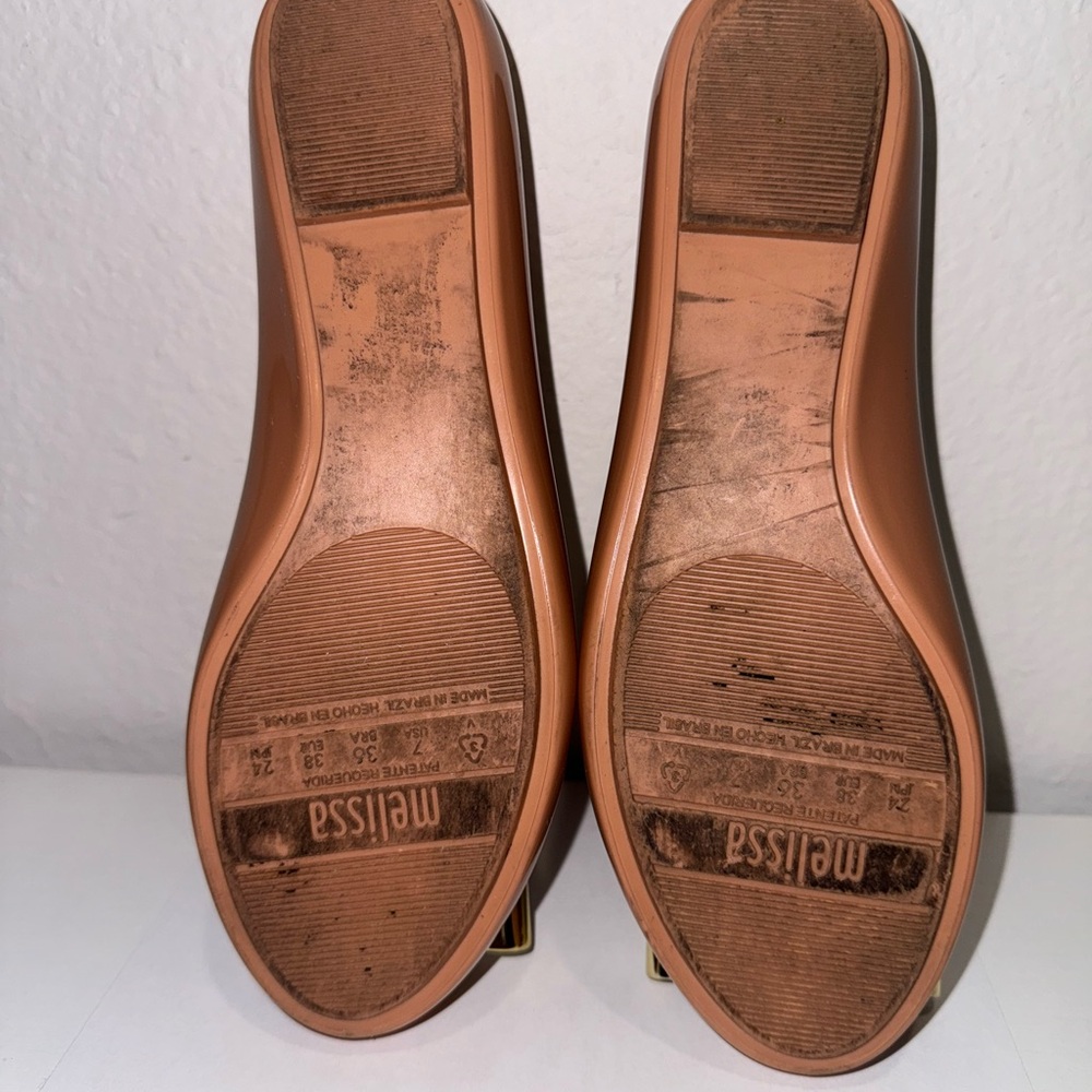Melissa Tan Gold Flats with Sleek Design - Picture 4 of 5